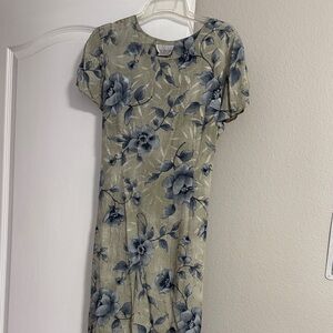 Short-Sleeve Floral Midi Dress in Olive Green and Navy